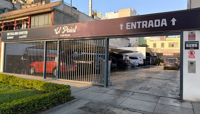 Entrada local El Point Car Wash